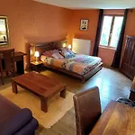 Les Lavandieres De Hotel 4*