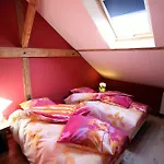 Les Lavandieres De Hotel